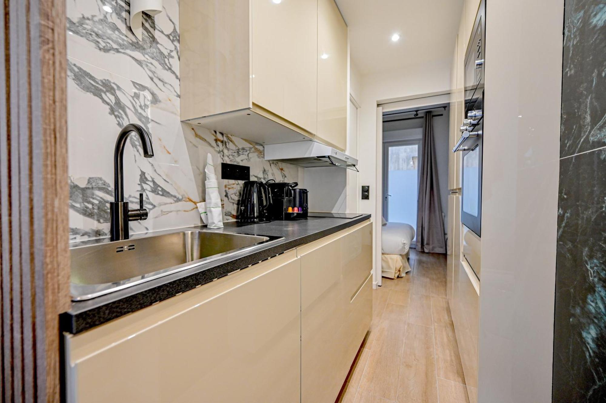 Relax In A Stylish Flat In Montmartre Apartamento Paris Exterior foto